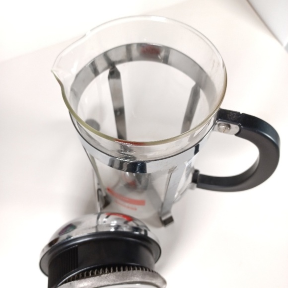 Original French Press Coffee and Tea Maker. - Picture 9 of 10